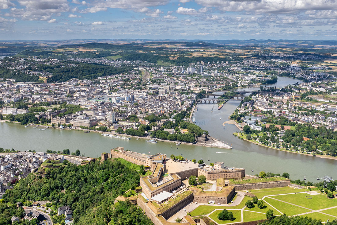 Unglaublich schön mit historischen Denkmälern, lebendigen Stadtvierteln und einer vielfältigen Kultur- und Gastroszene