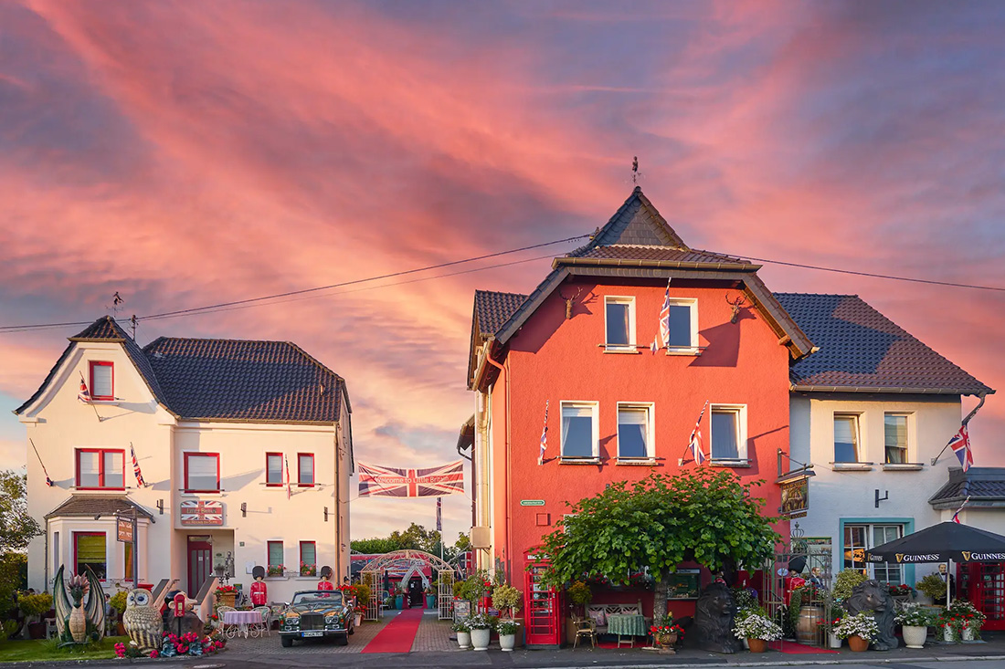 Hier wurde früher Basalt abgebaut  ein industrielles Erbe  das bis heute sichtbar ist und zur Erkundung einlädt
